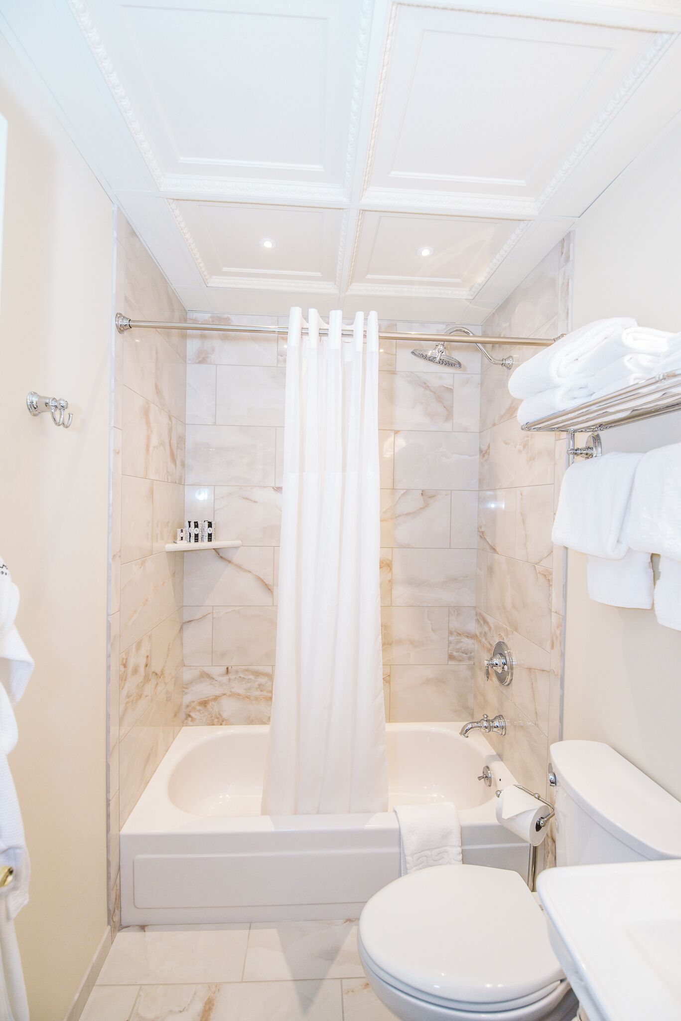 standard room, 1 queen bed | bathroom | shower, free toiletries, hair dryer, bathrobes