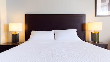 Standard Room, 1 Queen Bed | Premium bedding, desk, blackout drapes, iron/ironing board
