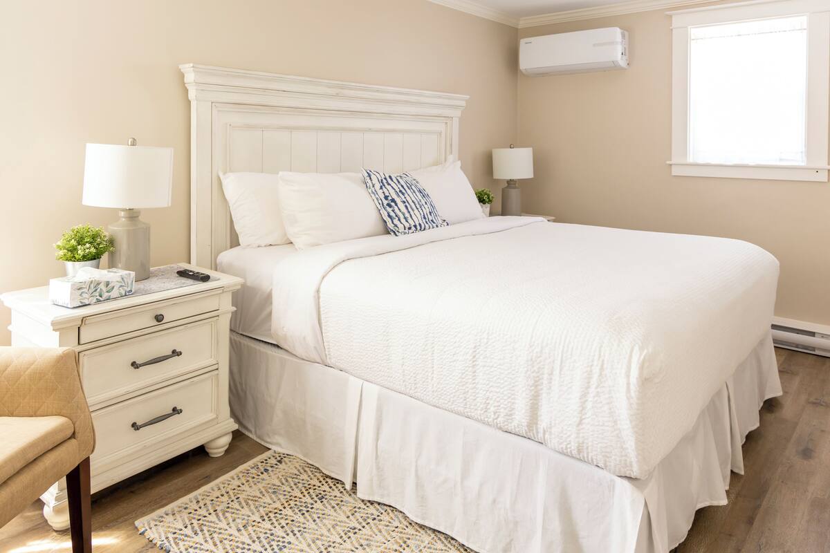 House, 3 Bedrooms | Premium bedding, desk, blackout curtains, iron/ironing board