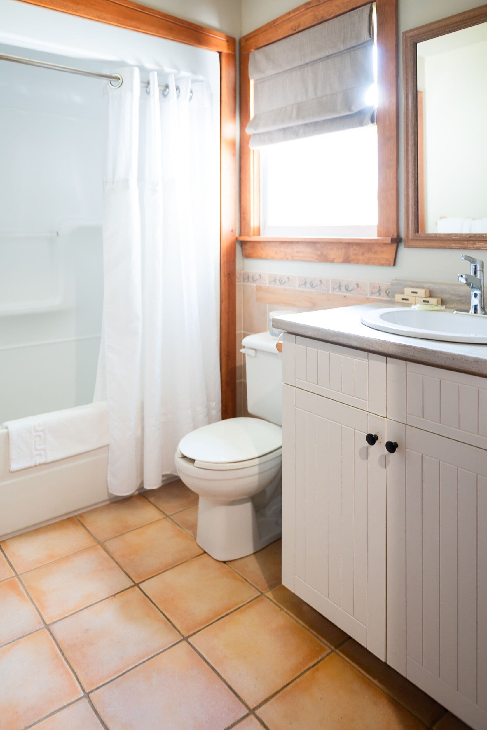 cottage | bathroom | free toiletries, hair dryer, towels