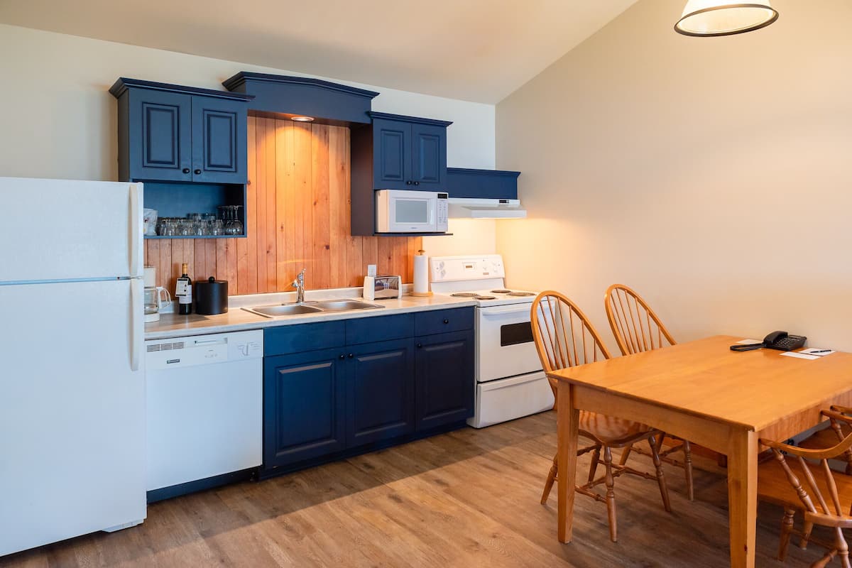 cottage | private kitchen | coffee/tea maker