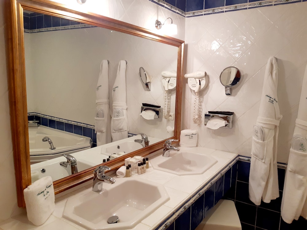 Auberge de Cassagne & Spa | Hotel 5 étoiles Avignon by null