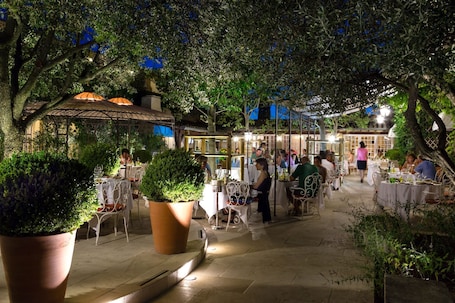 Exterior. Auberge de Cassagne & Spa