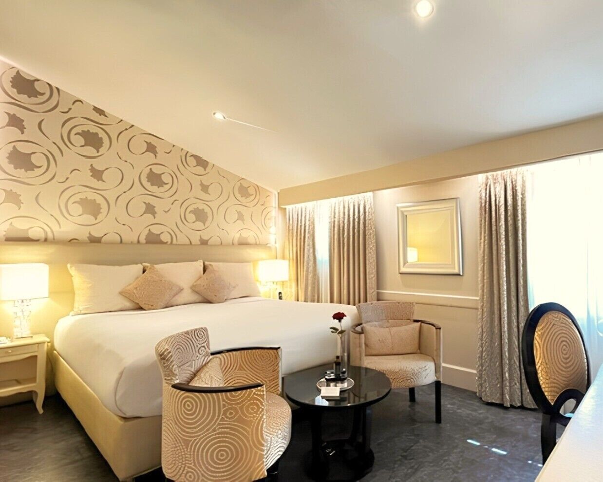 Classic Room | Premium bedding, minibar, in-room safe, desk
