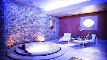 Espace de soins pour les couples, sauna, bain à remous, hammam, hammam