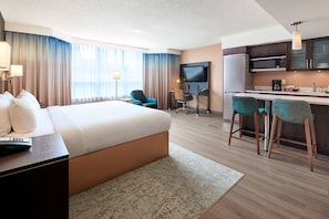 Studio Suite, 1 King Bed, Non Smoking, City View | Premium bedding, pillowtop beds, in-room safe, desk