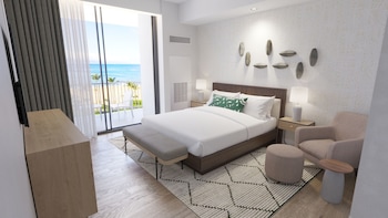 Kai Ocean View Ali i Suite | Premium bedding, pillowtop beds, in-room safe, laptop workspace at Maui Coast Hotel