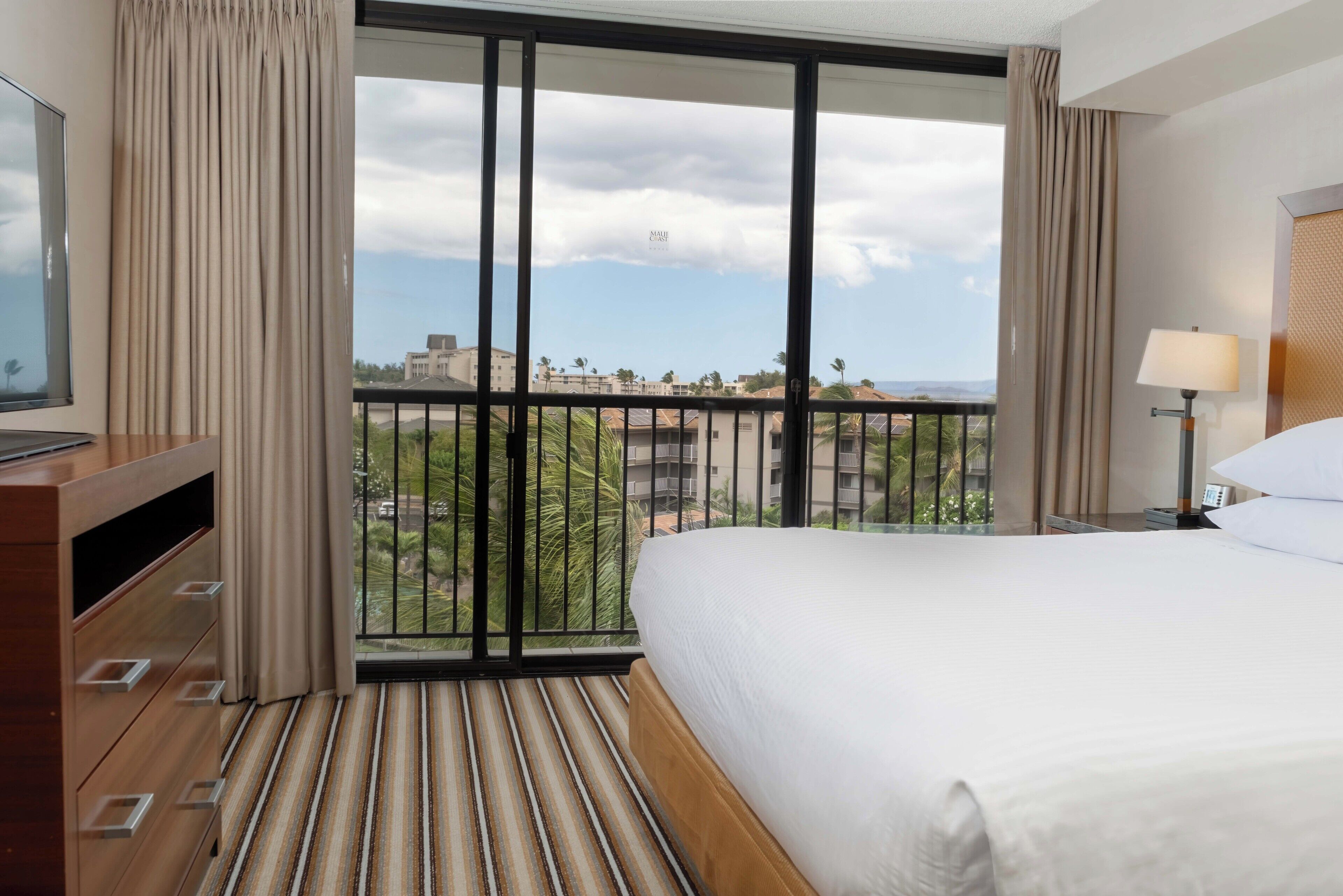 hoku suite | premium bedding, pillow-top beds, in-room safe, laptop workspace