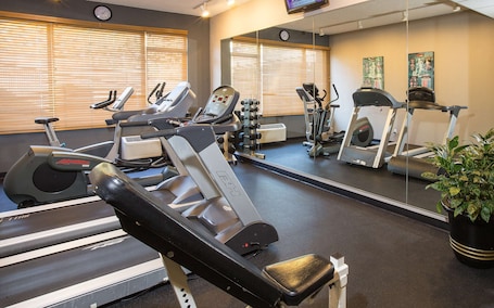 Fitness facility. Coast Gateway Hotel