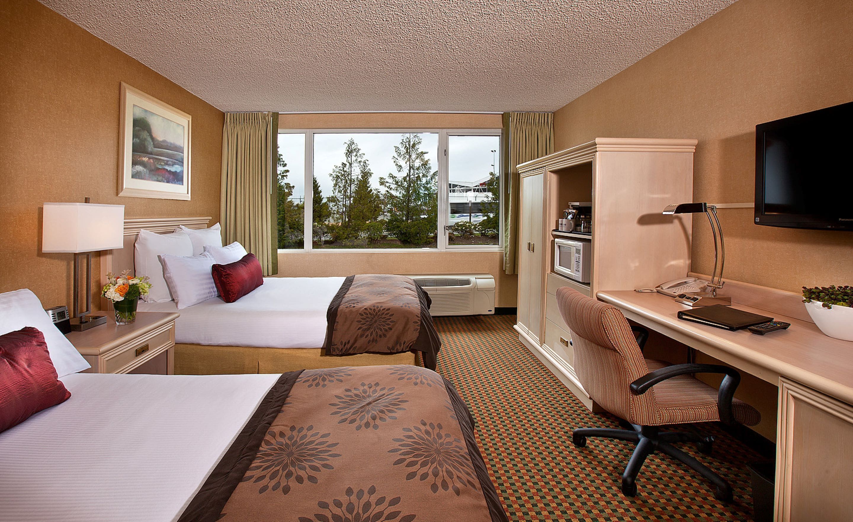 room | egyptian cotton sheets, premium bedding, in-room safe, desk