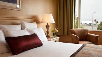 Standard One Queen (Coast Queen) | Egyptian cotton sheets, premium bedding, in-room safe, desk