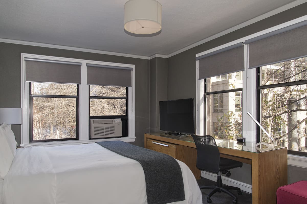 Premium Room, 1 King Bed (Max King) | Egyptian cotton sheets, premium bedding, down comforters, pillowtop beds