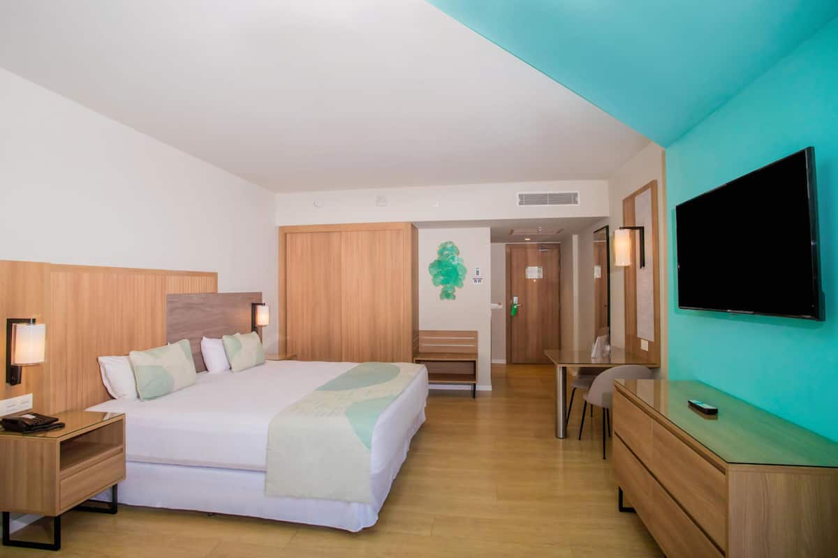 Pillowtop beds, minibar, in-room safe, laptop workspace