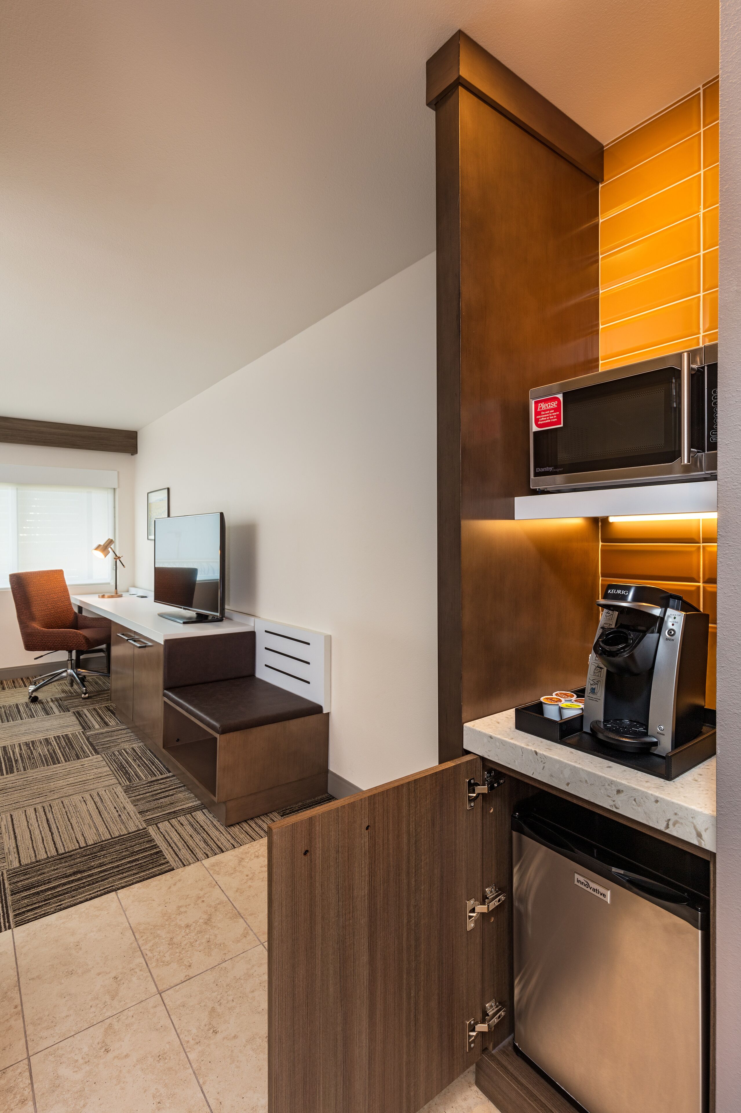 premium bedding, in-room safe, desk, laptop workspace