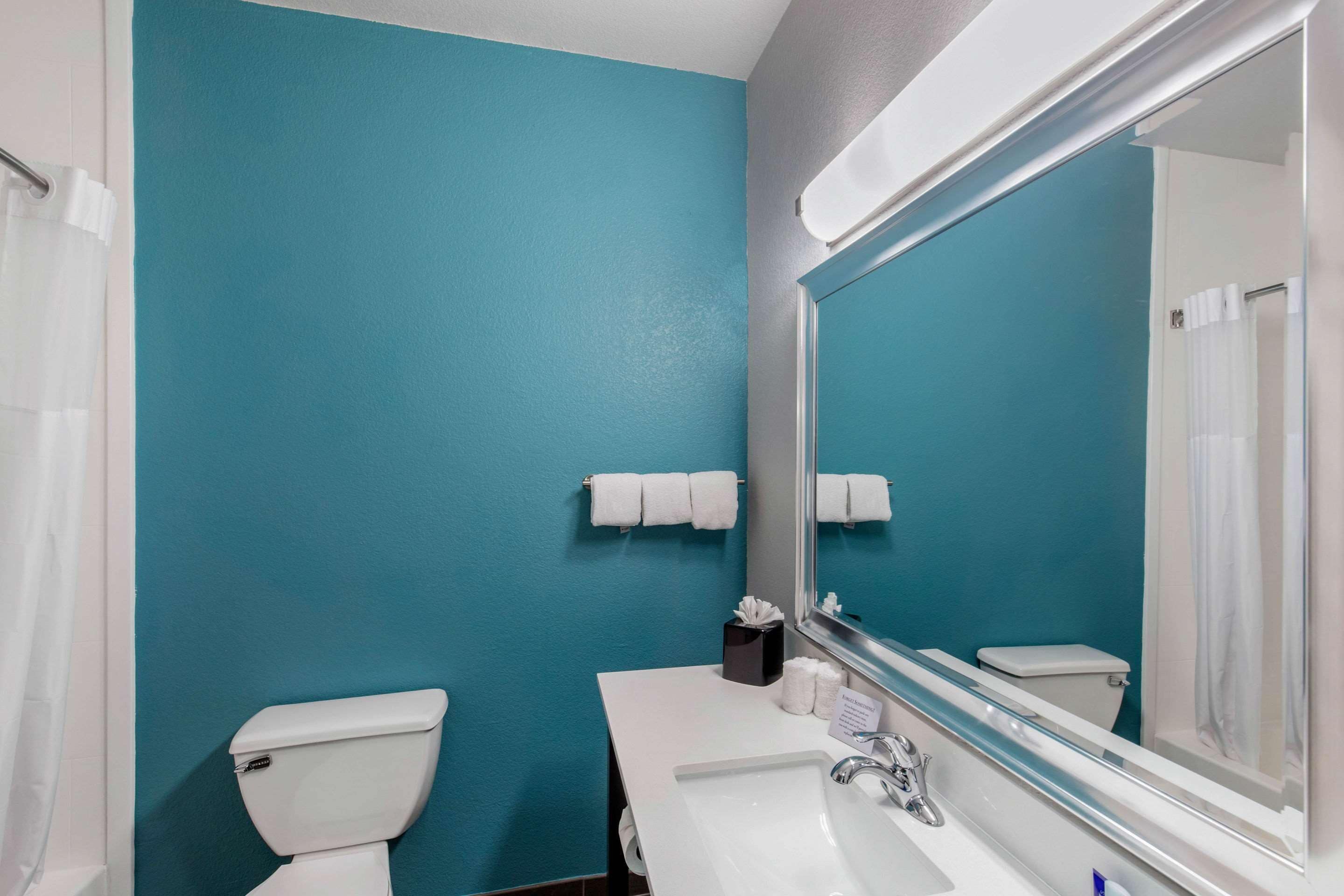 desk, iron/ironing board, free cots/infant beds, rollaway beds