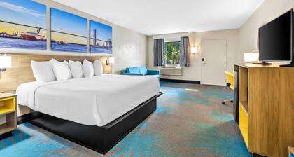 Days Inn by Wyndham Goose Creek