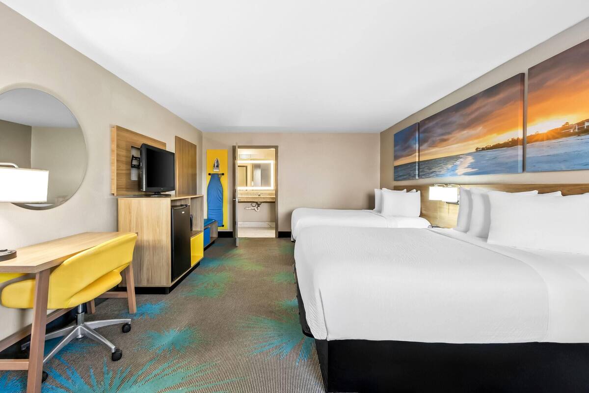 Standard Room, 2 Queen Beds, Accessible, Non Smoking | Desk, cribs (free), rollaway beds (surcharge), WiFi (free)