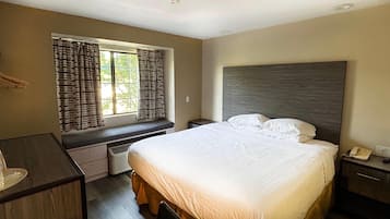 1 King Bed, Mobility Accessible Suite, Roll-In Shower, Non-Smoking