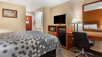 Iron/ironing board, free WiFi, bed sheets