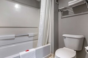 Standard Room, 1 King Bed, Non Smoking | Bathroom | Combined shower/tub, rainfall showerhead, towels - Econo Lodge Saint Stephen (St. Stephen)
