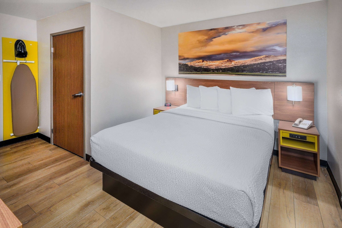 Room, 1 Queen Bed, Accessible, Non Smoking