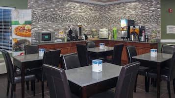 Café da manhã continental grátis todos os dias