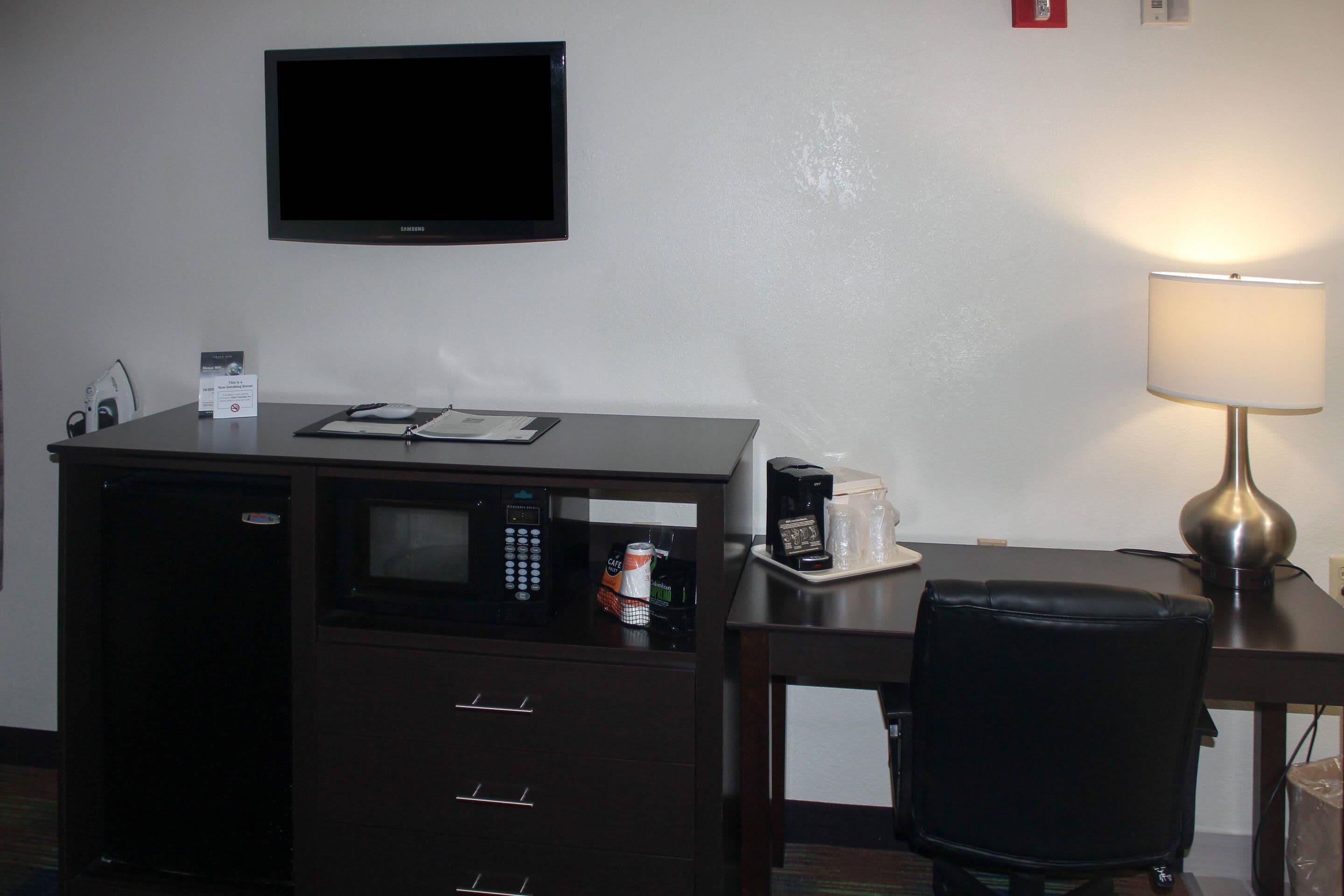 客房, 1 张双人床, 无障碍, 无烟房 | 办公桌、笔记本电脑工作区、遮光窗帘、熨斗/熨衣板