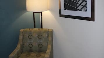 Standardzimmer, 1 King-Bett, Nichtraucher | Schreibtisch, laptopgeeigneter Arbeitsplatz, Verdunkelungsvorhänge