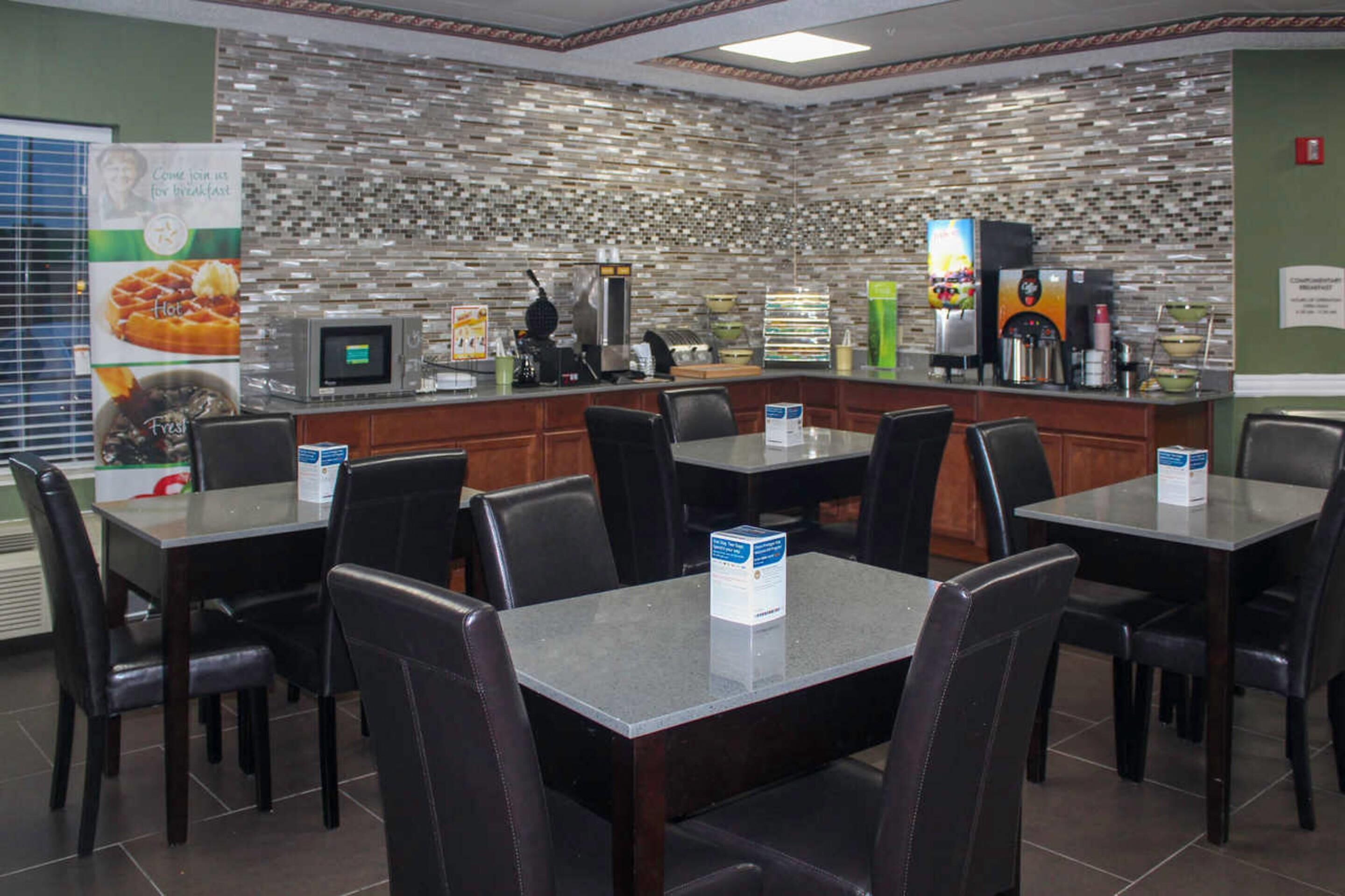 Free daily continental breakfast 