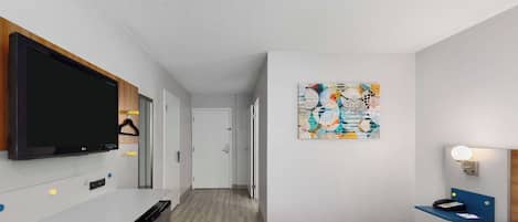 Room, Accessible | Pillowtop beds, desk, laptop workspace, iron/ironing board