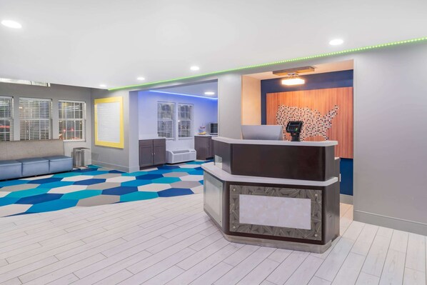 Lobby - Microtel Inn by Wyndham Athens (Athens)