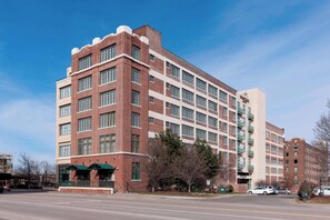 Exterior - Courtyard by Marriott Omaha Downtown (Omaha)
