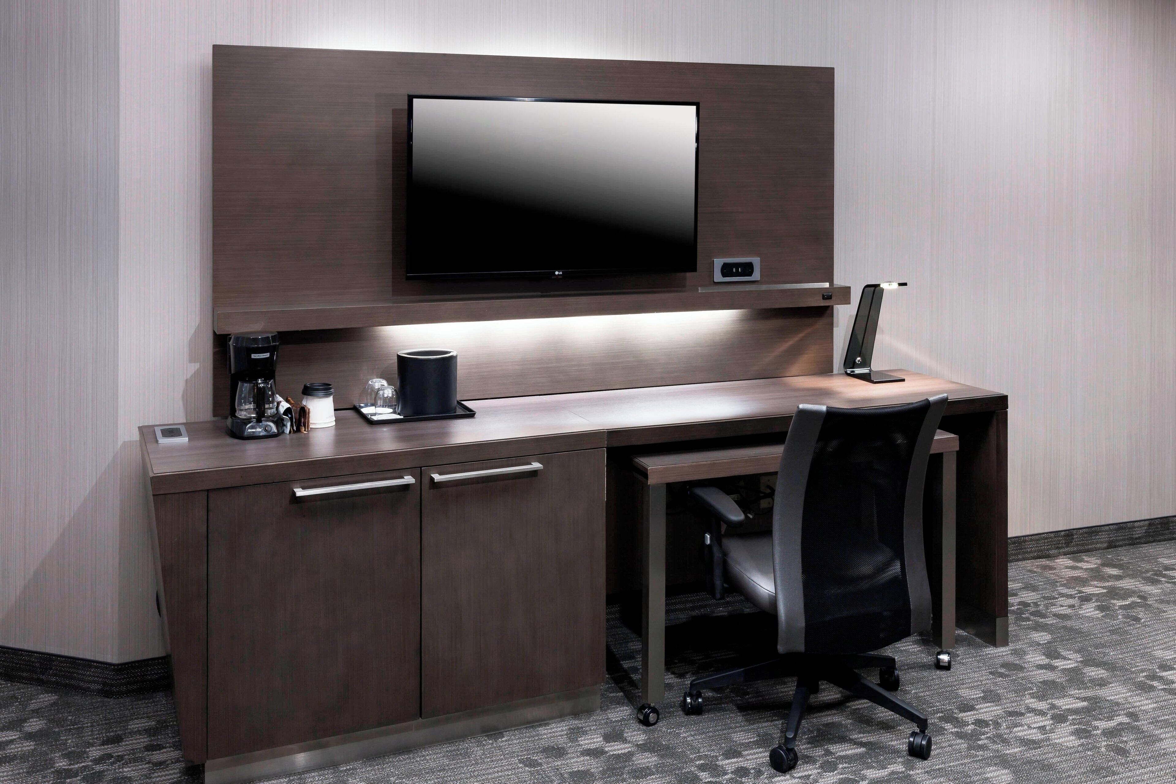 1 bedroom, in-room safe, desk, laptop workspace