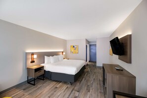 Standard Room, 1 King Bed, Non Smoking | Iron/ironing board, free cribs/infant beds, free WiFi, bed sheets