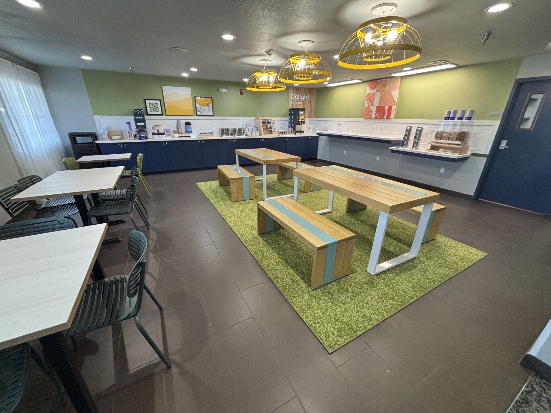 Free daily continental breakfast
