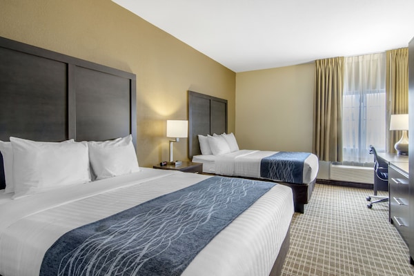 Habitación estándar, 2 camas Queen size | Camas con pillow-top, escritorio y espacio para trabajar con laptop