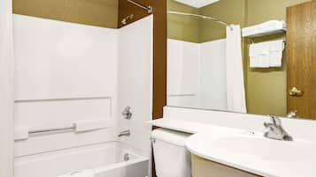 Combined shower/bathtub, free toiletries, hair dryer, towels