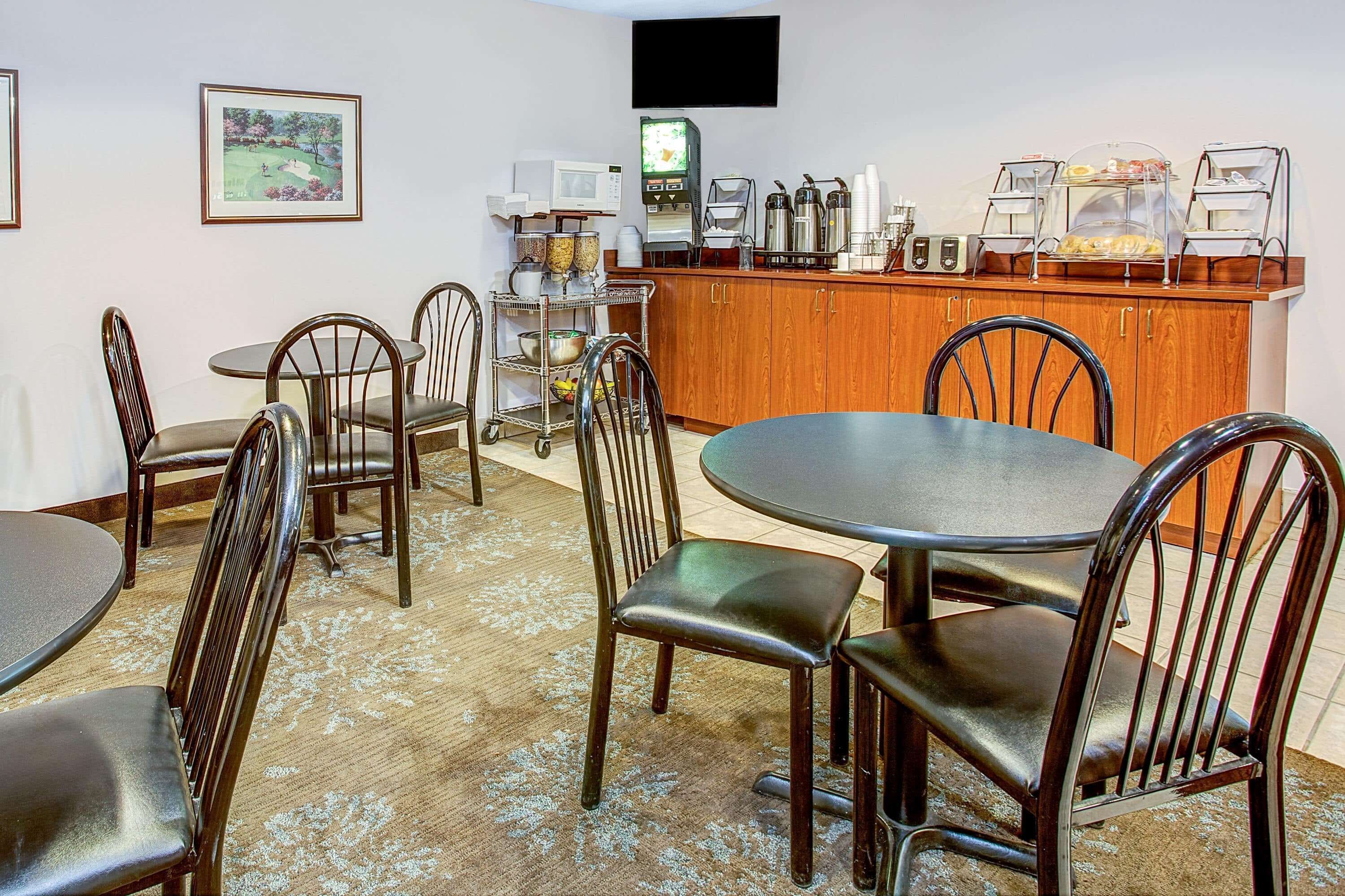 Desayuno continental gratuito y diario