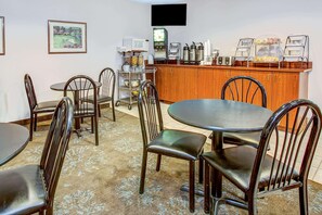 Free daily continental breakfast - Microtel Inn & Suites by Wyndham Mason/Kings Island (Mason)