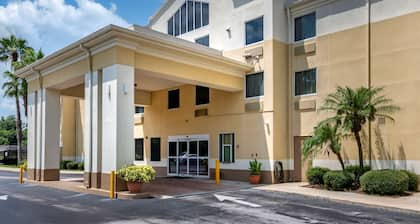 Comfort Inn & Suites DeLand - near University