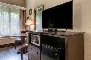 Quarto casal standard, 2 camas de casal, para não fumantes | Roupas de cama premium, ferros/tábuas de passar roupa, berços grátis