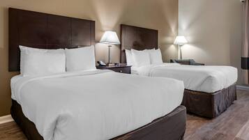 أغطية فراش متميزة ومكواة/لوح كي وأسرّة أطفال/رضّع (مجانًا)