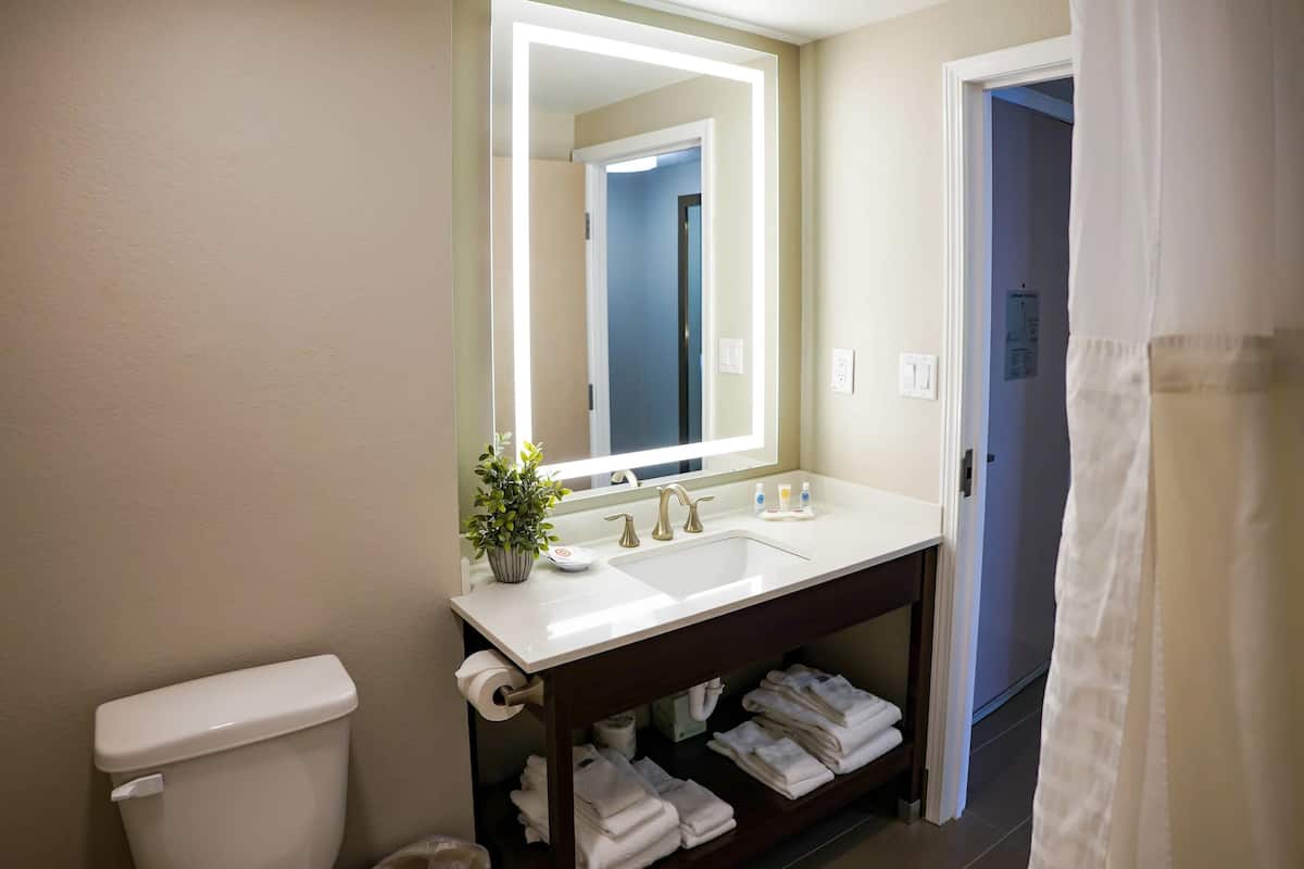 Premium bedding, pillowtop beds, in-room safe, individually decorated