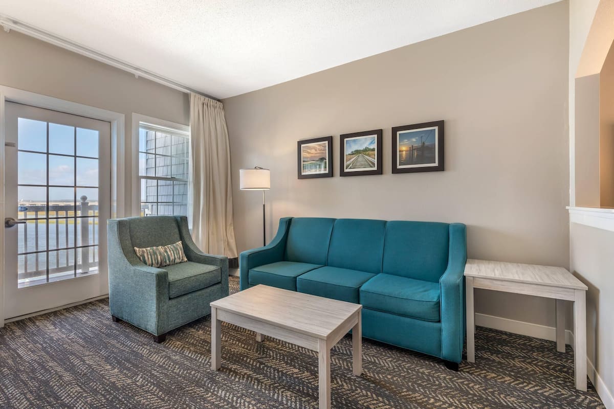 Premium View King Suite, Accessible - Bayfront | Premium bedding, pillowtop beds, in-room safe, individually decorated