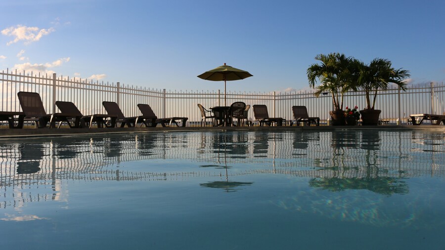 Comfort Suites Chincoteague Island Bayfront Resort