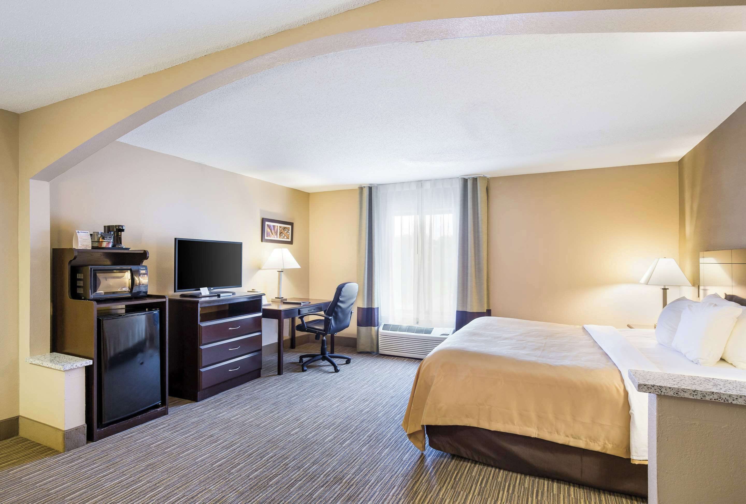 Photo - Quality Inn I-70 Near Kansas Speedway