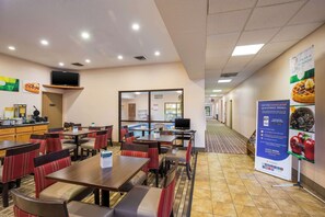 Free daily buffet breakfast - Quality Inn I-70 Near Kansas Speedway (Kansas City)