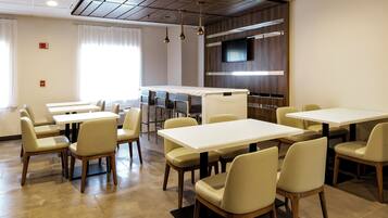 Bao gồm bữa sáng buffet hàng ngày