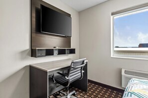 スタンダード スイート ベッド (複数台) 禁煙 | デスク、ノートパソコン用作業スペース、遮光カーテン、WiFi (無料)