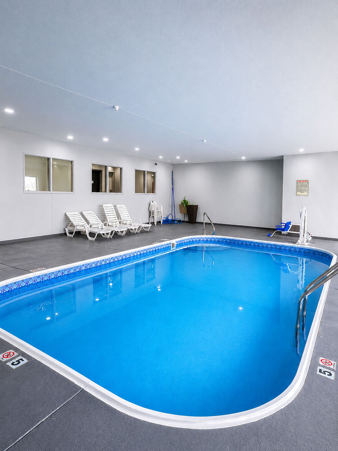 Piscine intérieure